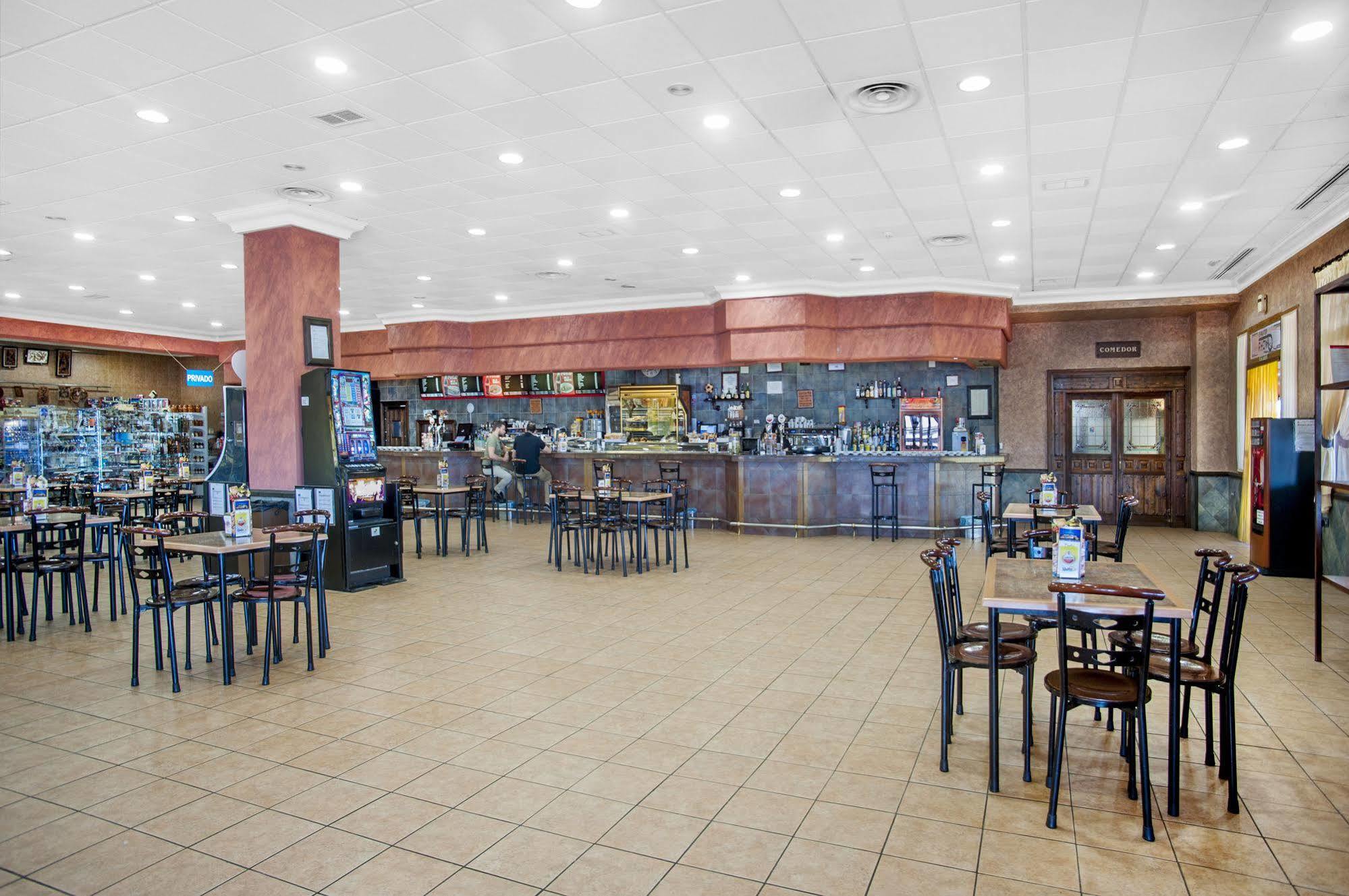 Hotel Moya Honrubia Екстериор снимка